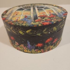 Lang Candles Round Gift Set‎ Summer Breeze 8 2oz Assorted Votive Candles